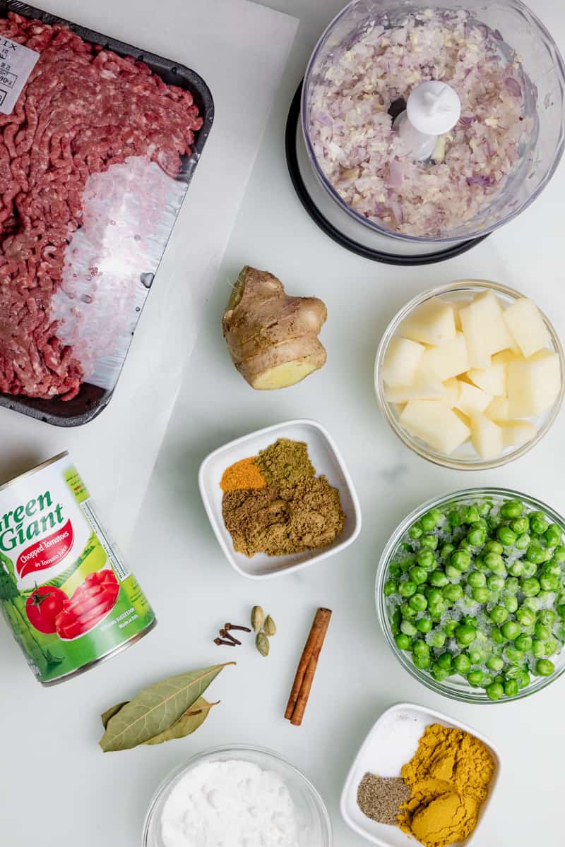 the ingredients needed to make ground beef curry